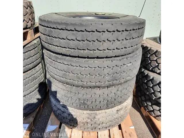 4x vrachtwagenband michelin, xzy-2 - afbeelding 1 van  5