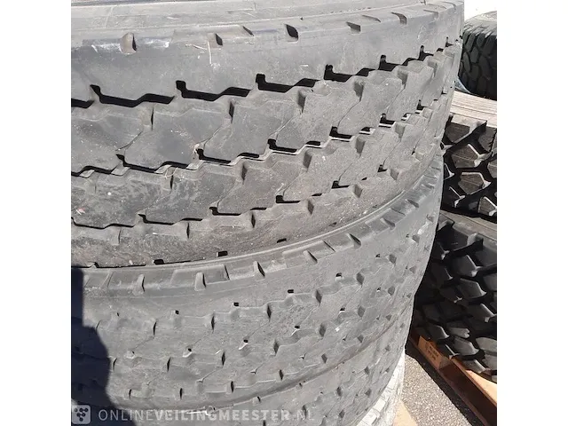 4x vrachtwagenband michelin, xzy-2 - afbeelding 5 van  5