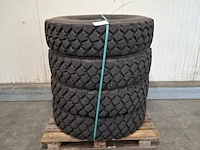 4x vrachtwagenband, michelin - afbeelding 1 van  5
