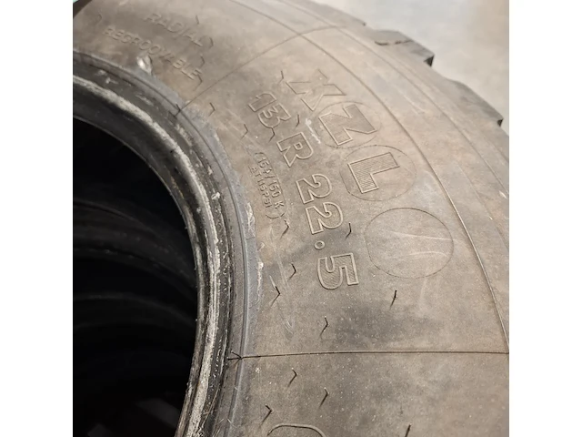 4x vrachtwagenband, michelin - afbeelding 3 van  5