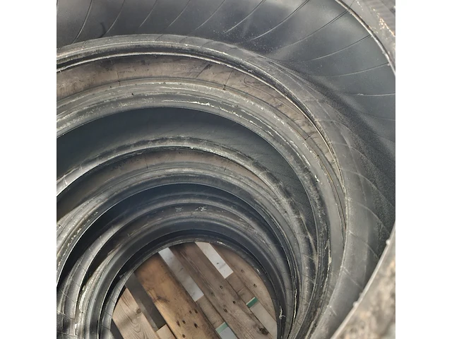 4x vrachtwagenband, michelin - afbeelding 4 van  5