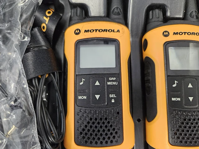 4x waterbestendige portofoonset motorola, tlkr t80 extreme. , geel - afbeelding 2 van  7
