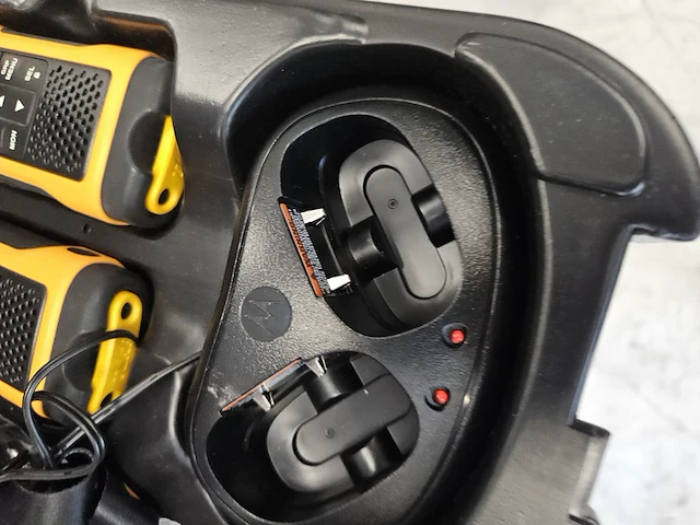 4x waterbestendige portofoonset motorola, tlkr t80 extreme. , geel - afbeelding 6 van  7