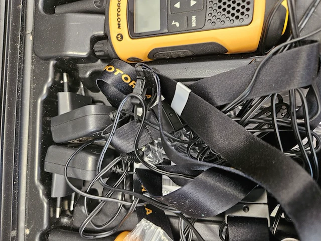 4x waterbestendige portofoonset motorola, tlkr t80 extreme. , geel - afbeelding 7 van  7