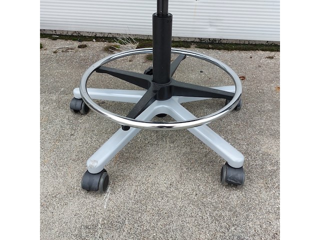 4x werktafel met 36x bureaustoel - afbeelding 3 van  12