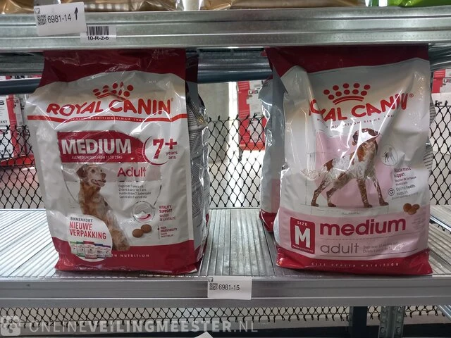 4x zak hondenvoer royal canin, medium adult - afbeelding 1 van  4