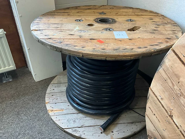 4x70mm2 kabel op haspel - afbeelding 1 van  5