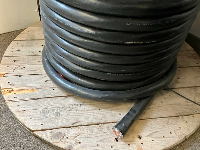 4x70mm2 kabel op haspel - afbeelding 3 van  5
