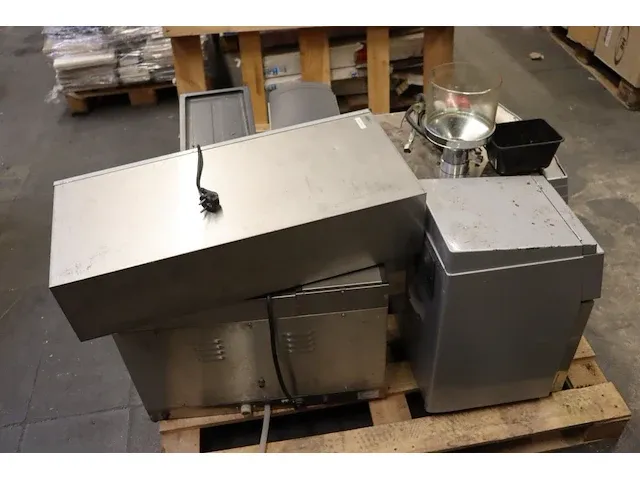 5 diverse koffiemachines - afbeelding 2 van  6