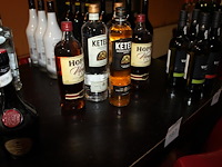 5 flessen jenever in diverse uitvoeringen - afbeelding 2 van  2