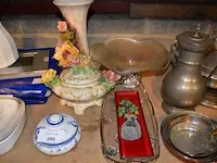 5 koperen steelpannetjes, 5 onderzet borden, tinnen schaal met deksel, koperen pot, koffiekan, enz - afbeelding 5 van  7