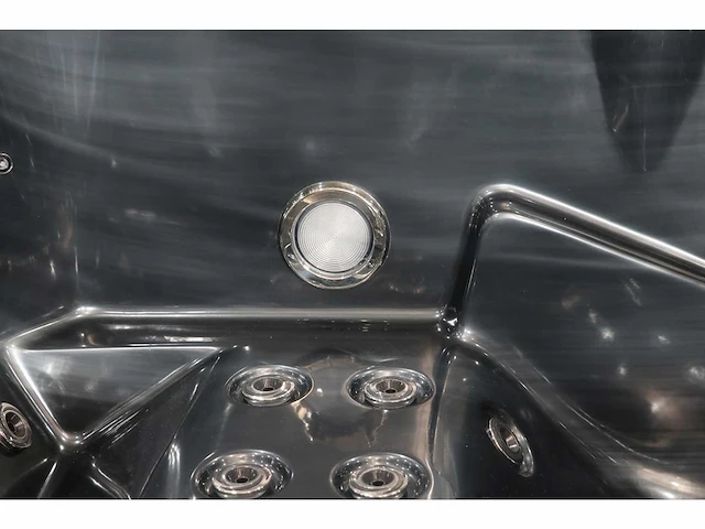 5-persoons buitenspa met bluetooth en subwoofer - afbeelding 4 van  17