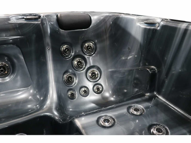 5-persoons buitenspa met bluetooth en subwoofer - afbeelding 14 van  17