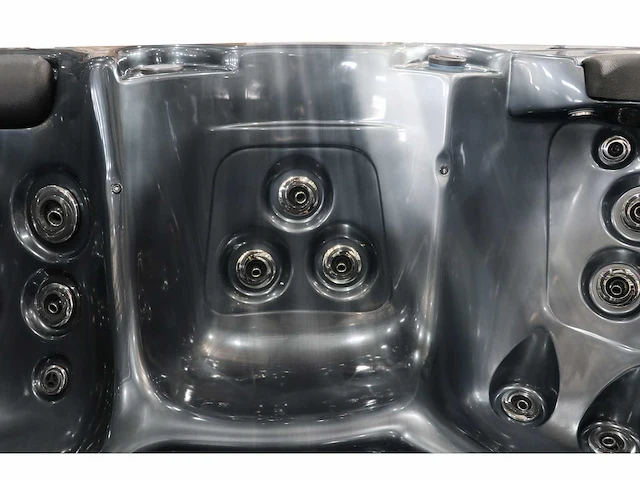 5-persoons buitenspa met bluetooth en subwoofer - afbeelding 17 van  17