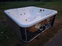 5 persoons jacuzzi en buitenspa - afbeelding 18 van  23