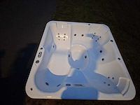 5 persoons jacuzzi en buitenspa - afbeelding 20 van  23