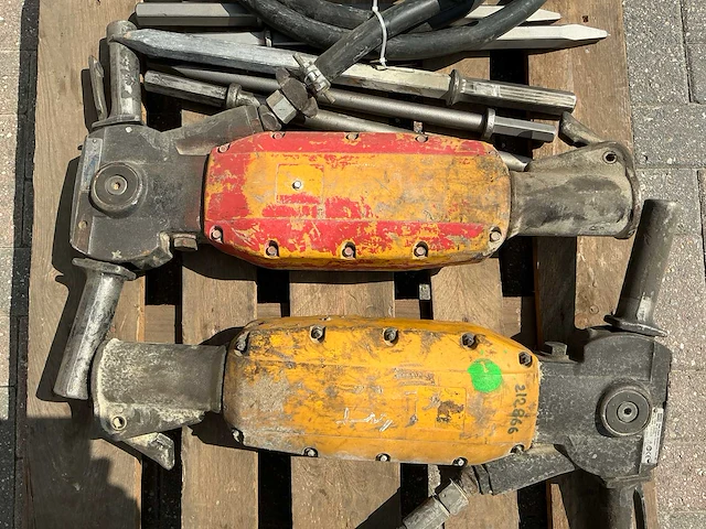 5 pneumatische breekhamers met slangen - afbeelding 4 van  8