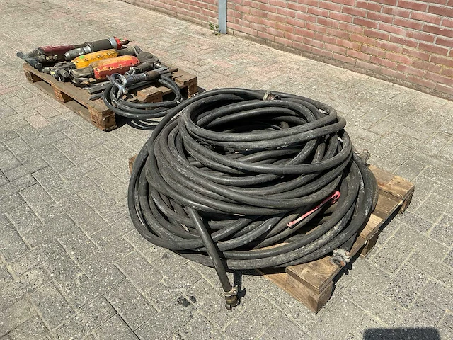 5 pneumatische breekhamers met slangen - afbeelding 6 van  8