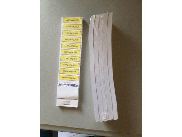 50 boekjes met 50 consumptiestrips a 10 . consumptiestrips zijn genummerd per strip van 10. - afbeelding 1 van  3