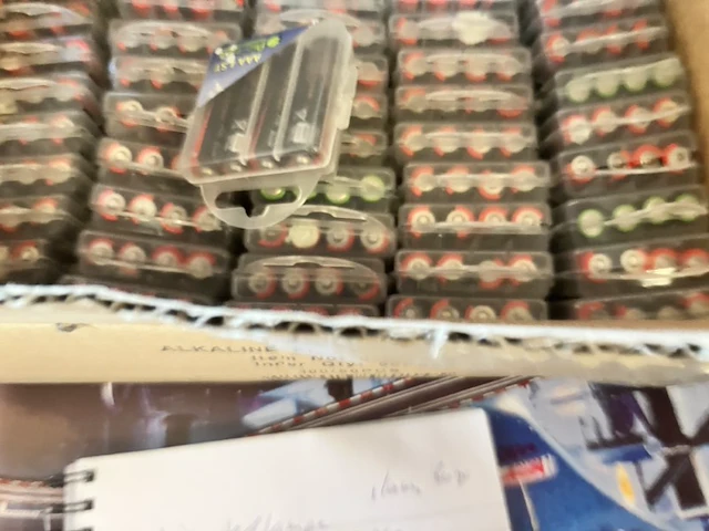 50 pakjes van 4 batterijen aaa datum mrt. 2019 - afbeelding 1 van  9
