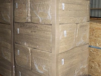 50 verpakkingen hennepvezelisolatie 57 x 120 x 9.5 cm (34.5 m2) met isolatiewaarde rs 2.4 op vier pallets. - afbeelding 5 van  6