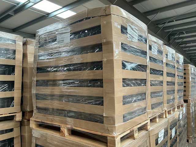 500 ml pet zwart (9.702 stuks) (c) - afbeelding 3 van  4