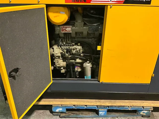 50kw stroomgenerator gfs-50 400v 90,2a silent met 4 cilinder watergekoelde turbo dieselmotor (ongebruikt) - afbeelding 9 van  18