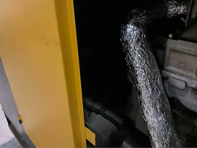 50kw stroomgenerator gfs-50 400v 90,2a silent met 4 cilinder watergekoelde turbo dieselmotor (ongebruikt) - afbeelding 16 van  18