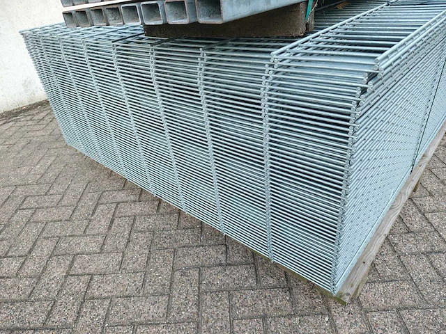 50x heras dubbelstaafs hekwerk gegalvaniseerd 8/6/8 163 hoog met 24 palen - afbeelding 4 van  13
