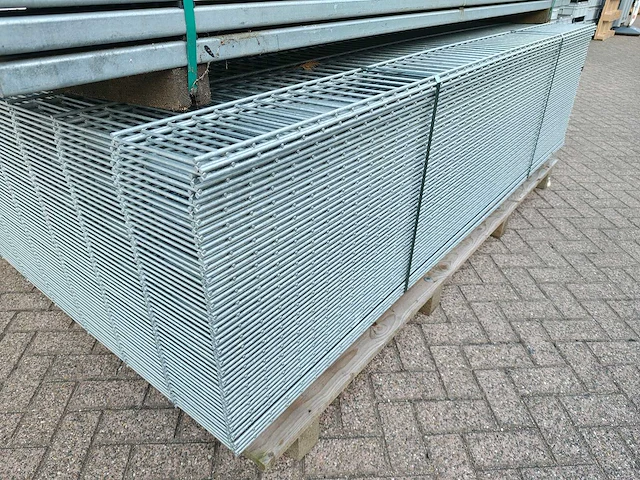 50x heras dubbelstaafs hekwerk gegalvaniseerd 8/6/8 163 hoog met 24 palen - afbeelding 5 van  13