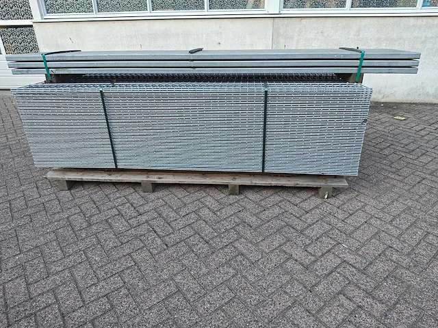 50x heras dubbelstaafs hekwerk gegalvaniseerd 8/6/8 163 hoog met 24 palen - afbeelding 9 van  13
