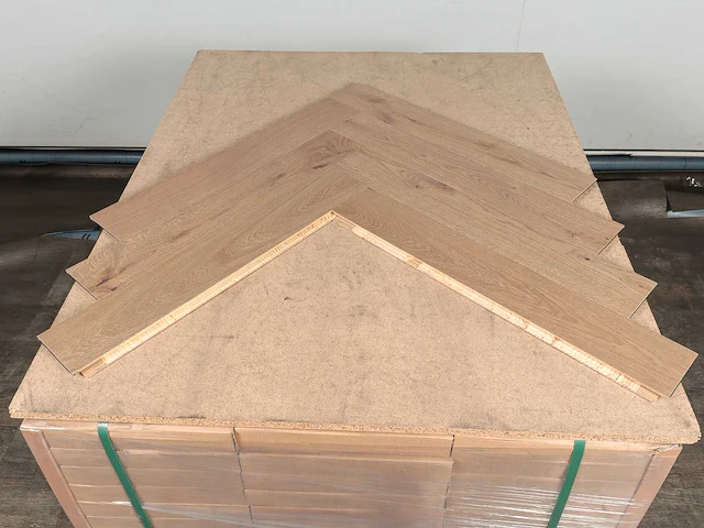 52 m2 parket eiken visgraat mutliplank - 660 x 110 x 14 mm - afbeelding 3 van  4