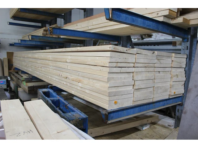 52 vurenhouten geschaafde balken 38 x 285 mm met lengte 540 cm. - afbeelding 2 van  3