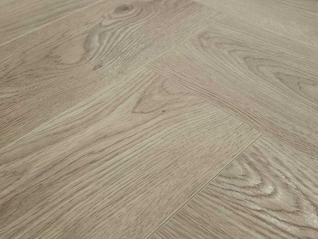 53 m2 laminaat visgraat - 628 x 157 x 10 mm - afbeelding 1 van  3