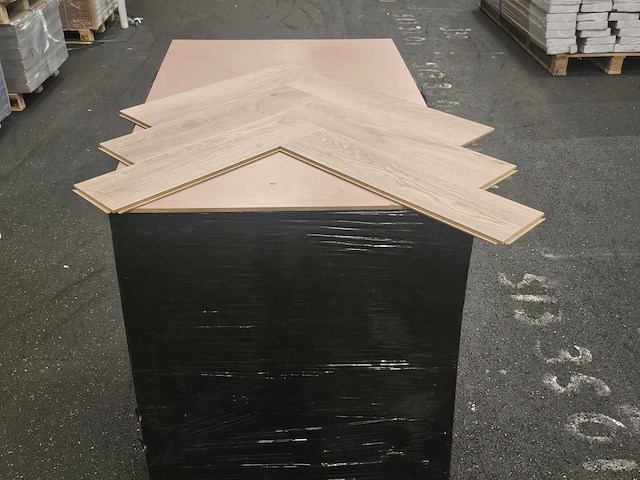 53 m2 laminaat visgraat - 628 x 157 x 10 mm - afbeelding 3 van  3