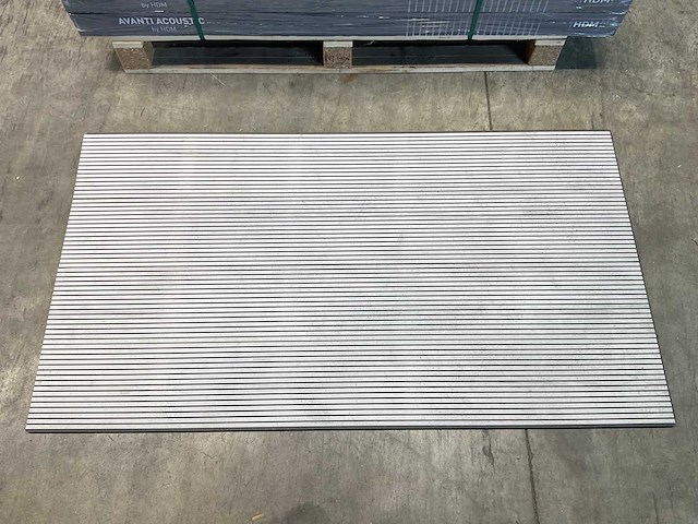 53,5m² hdm akoestische wandpanelen - betongrijs - 138,8x20,1 cm - afbeelding 2 van  8