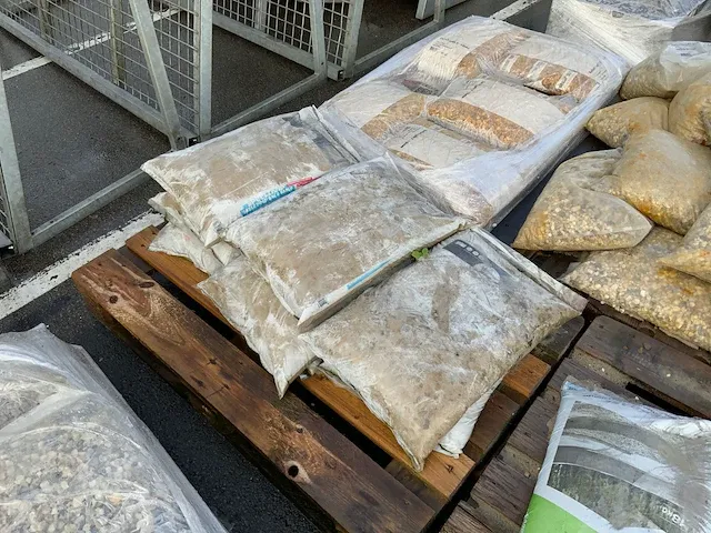 54 pallet bestratingsmateriaal - afbeelding 5 van  49