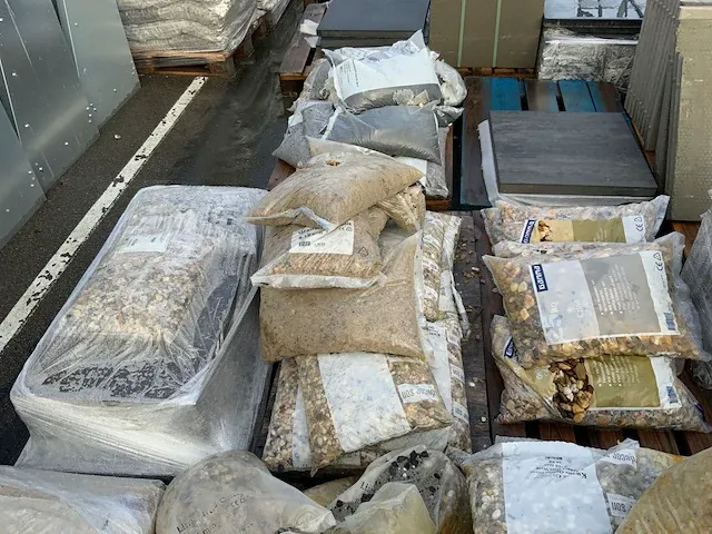 54 pallet bestratingsmateriaal - afbeelding 11 van  49