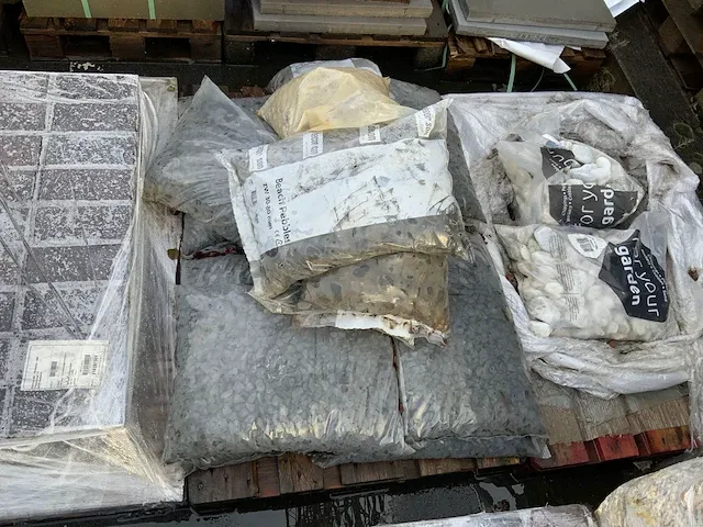 54 pallet bestratingsmateriaal - afbeelding 31 van  49