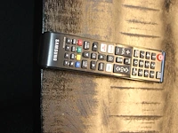 55 inch tv samsung met verstelbare muurbeugel en afstandsbediening. let op: exclusief speakers en camera lo... - afbeelding 2 van  2