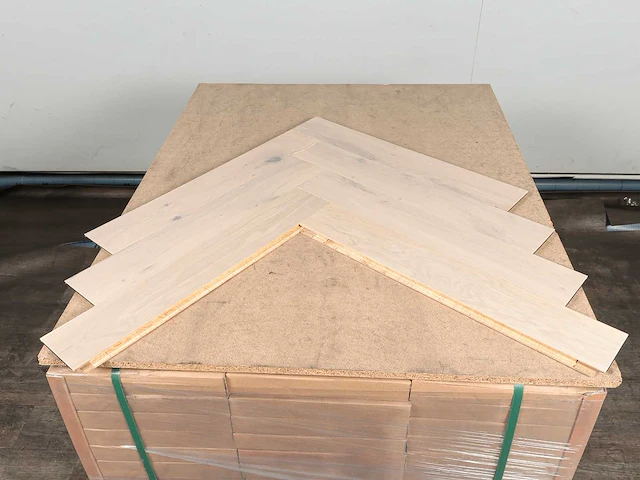 55 m2 parket eiken visgraat mutliplank - 660 x 110 x 14 mm - afbeelding 3 van  4