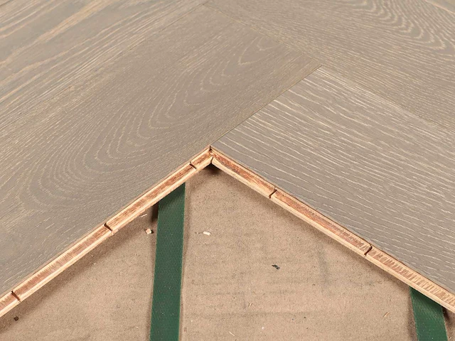 55 m2 parket eiken visgraat mutliplank - 660 x 110 x 14 mm - afbeelding 2 van  4