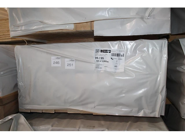 55 vurenhouten geschaafde balken 95 x 95 mm en lengte 300 cm (1,489 m3). let op! kavel is onderdeel van com... onderdeel van combinatiekavel combinatiekavel van kavels b246 t/m b250 zijnde 275 vurenhouten geschaafde balken 95 x 95 mm en lengte 300 cm (1,489 m3). - afbeelding 1 van  3