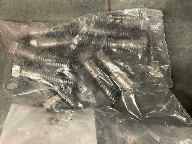 5/8-11x2” bolts (14x) - afbeelding 1 van  2