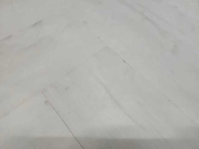 58 m2 pvc spc click visgraat - 610 x 150 x 5 mm - afbeelding 1 van  3