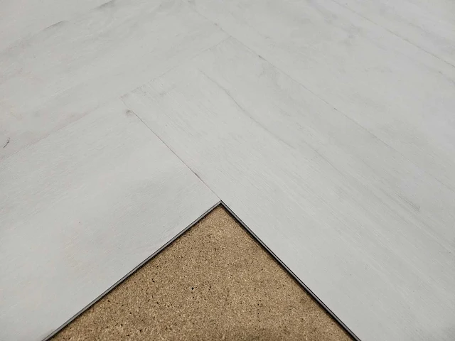 58 m2 pvc spc click visgraat - 610 x 150 x 5 mm - afbeelding 2 van  3