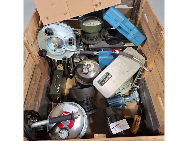 5x aftap tank en divers gereedschap - afbeelding 2 van  11