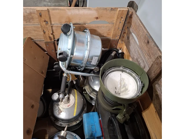 5x aftap tank en divers gereedschap - afbeelding 8 van  11
