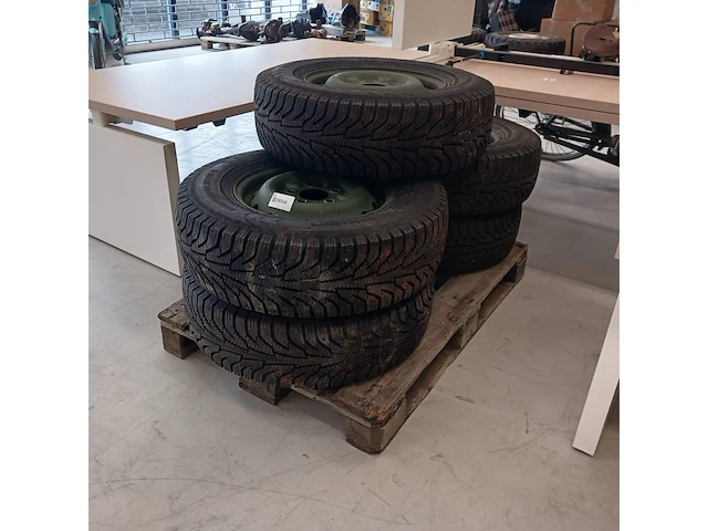 5x band met velg 5x130 g klasse (met spijker banden), hakkapelitta, 4x4 terreinwagen 16 inch - afbeelding 1 van  13