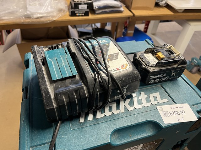 5x bouwgereedschap, 1x 18v accu, 1x lader, m-boxen makita, 1x djv182zj, 1x dhr242zjv, 1x dhs630zj, 2x ddf484rt3j - afbeelding 5 van  6